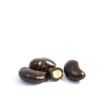 BOMBÓN ANACARDO CON CHOCOLATE NEGRO BELGA